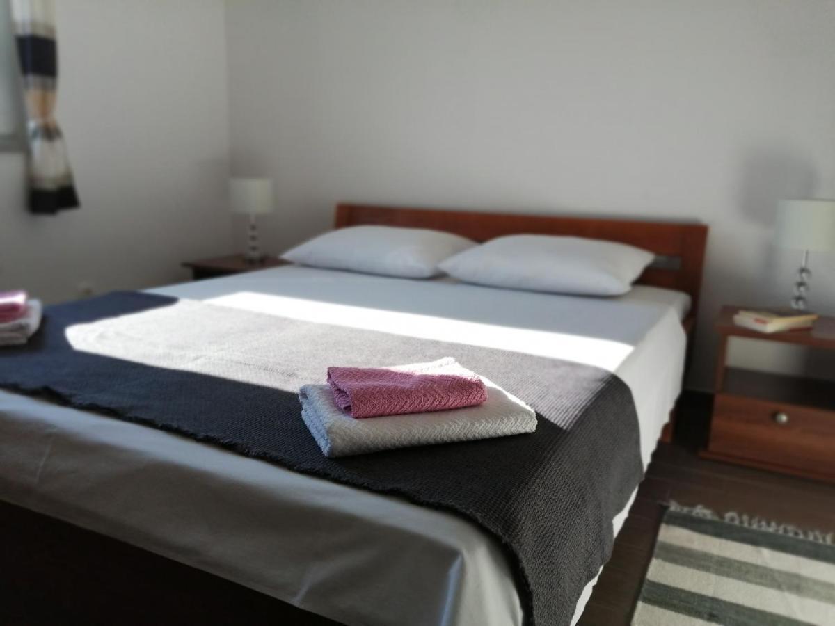 Villa Luce Apartment House Karlobag Buitenkant foto