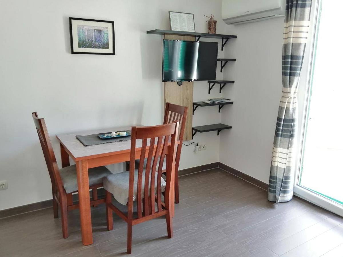 Villa Luce Apartment House Karlobag Buitenkant foto