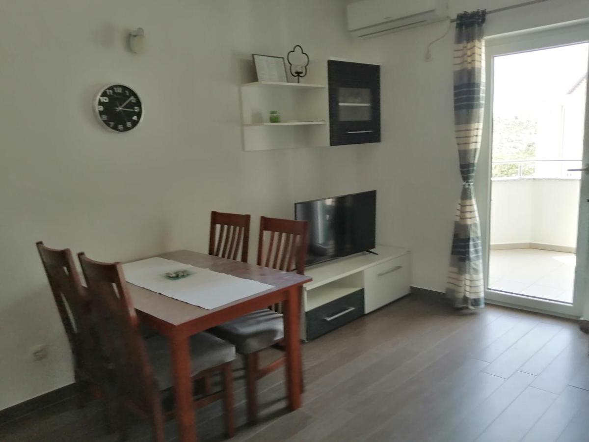 Villa Luce Apartment House Karlobag Buitenkant foto