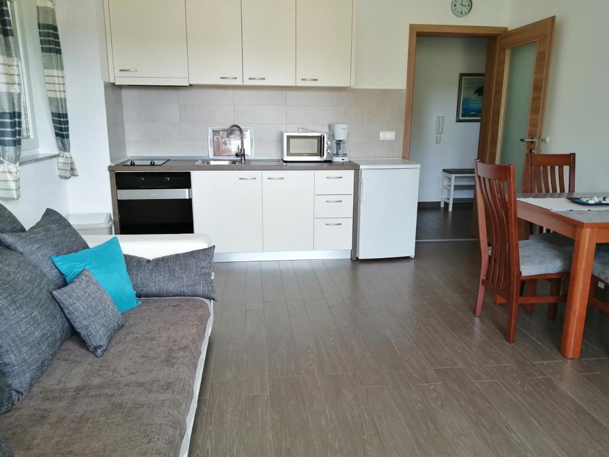 Villa Luce Apartment House Karlobag Buitenkant foto