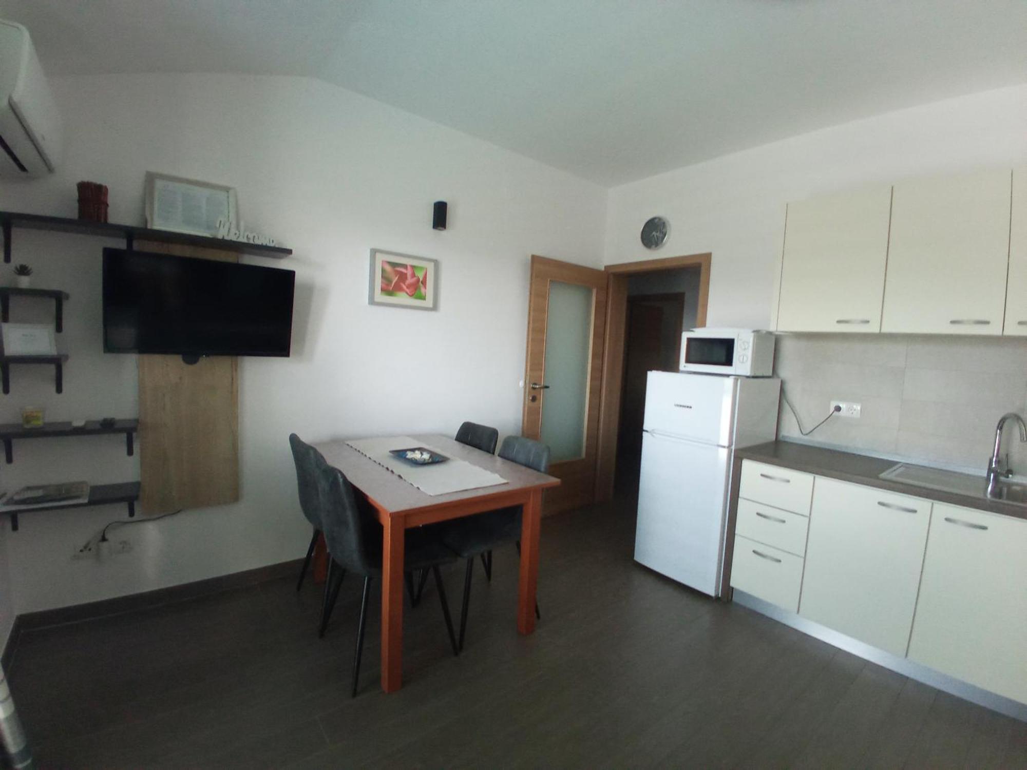 Villa Luce Apartment House Karlobag Buitenkant foto