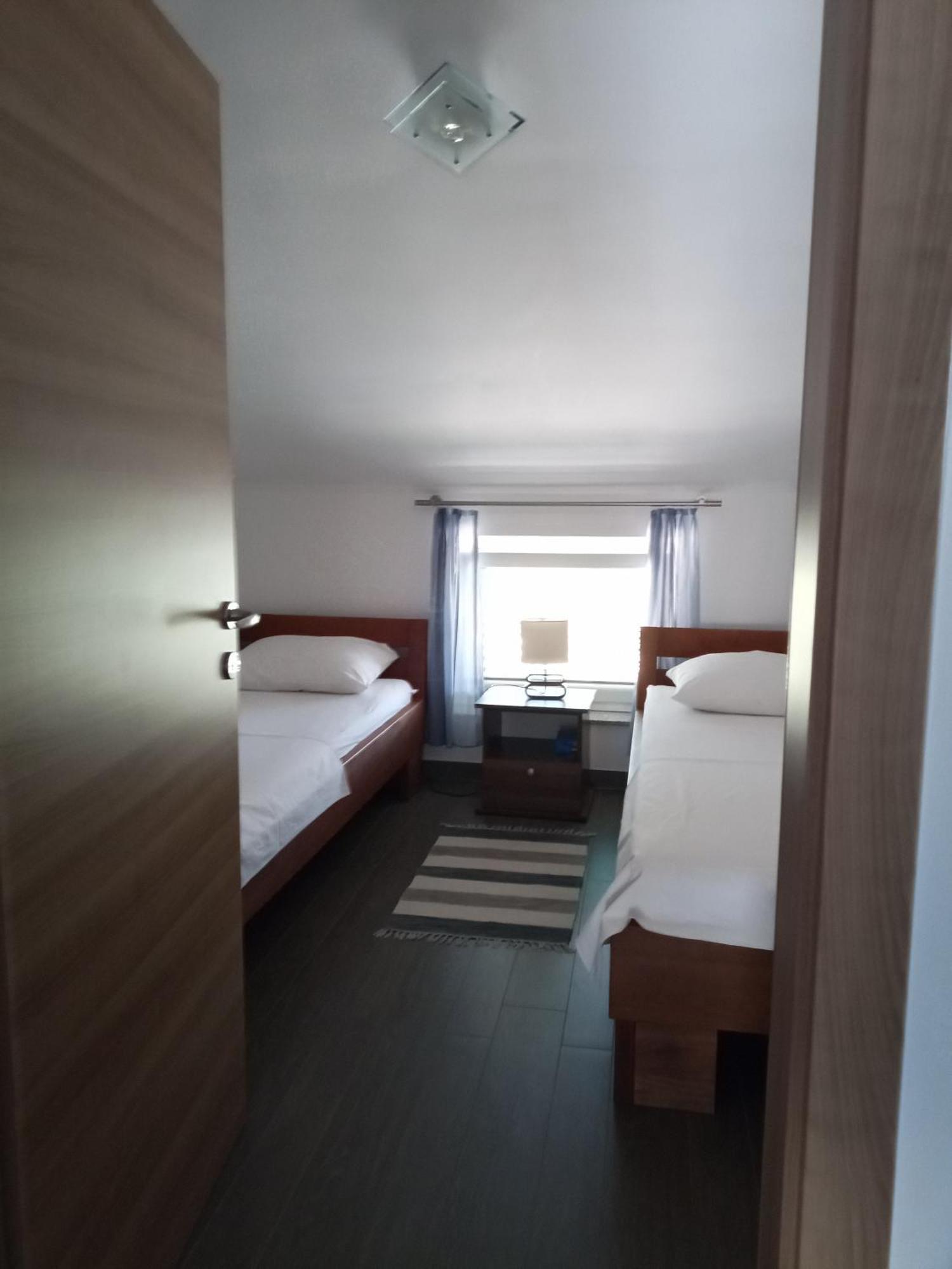 Villa Luce Apartment House Karlobag Buitenkant foto