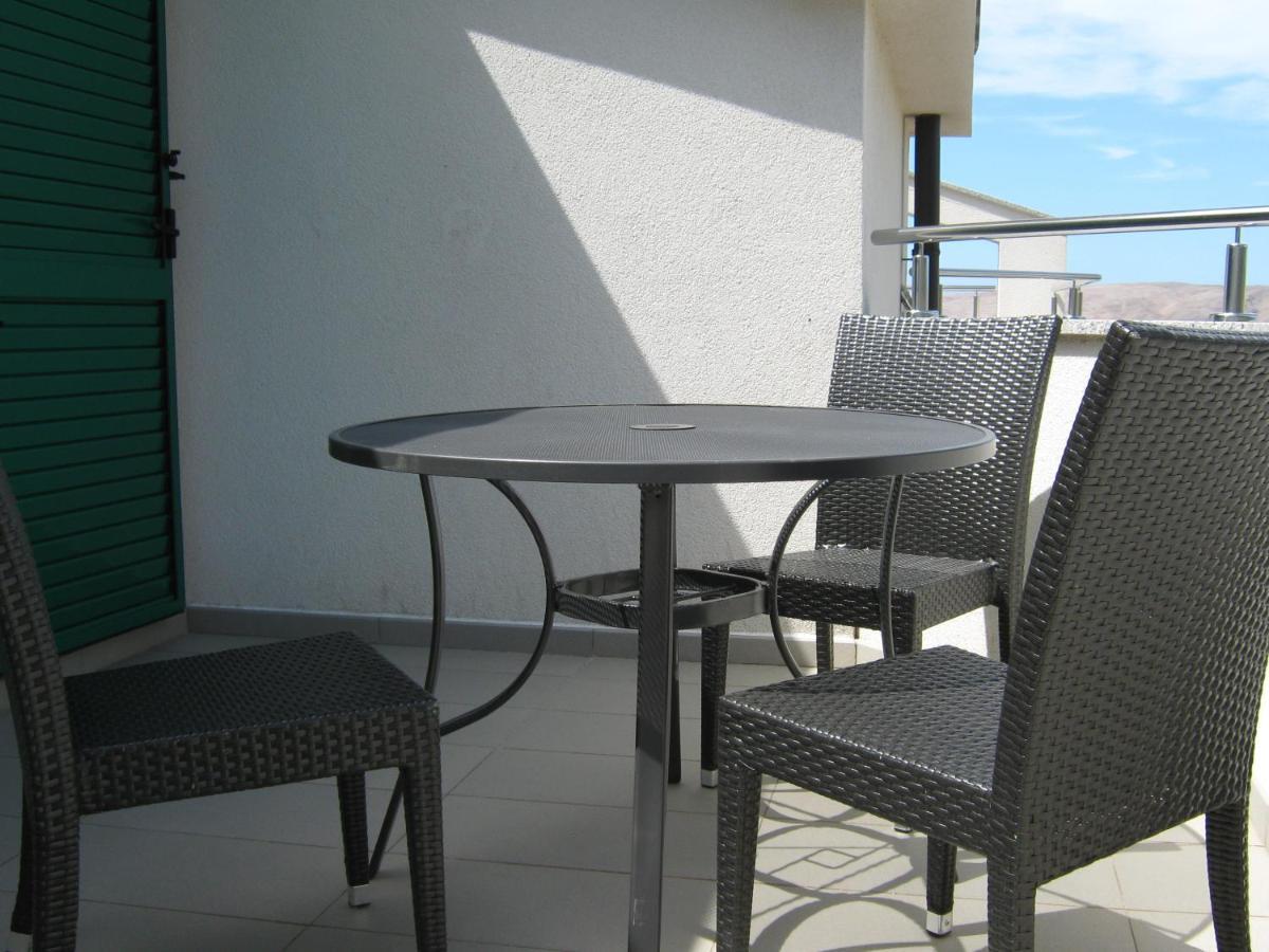 Villa Luce Apartment House Karlobag Buitenkant foto